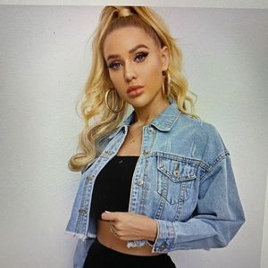 NEVER WORN denim cropped jacket